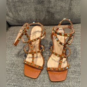 CHASE + CHLOE Ladies Women's Size 7 Tan & Gold High Heel Strappy Dress S…